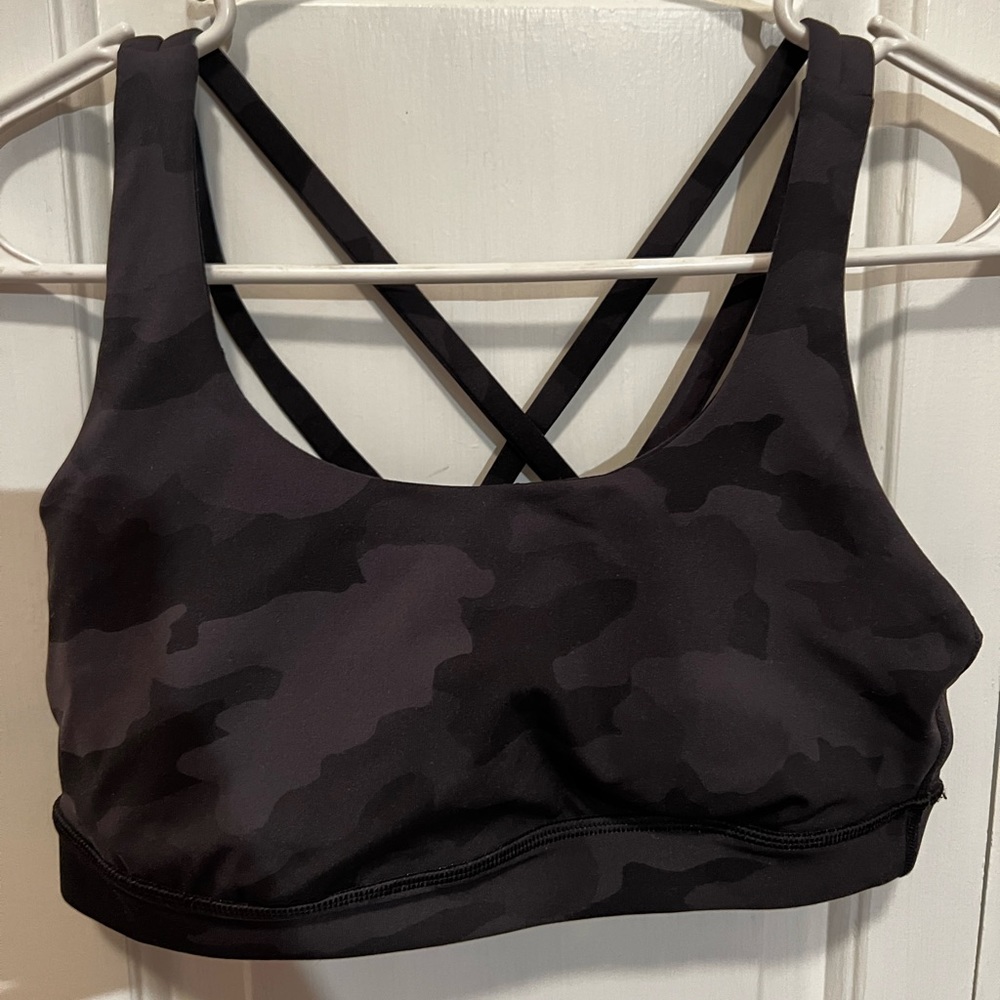 Lululemon Energy Bra in Size 6